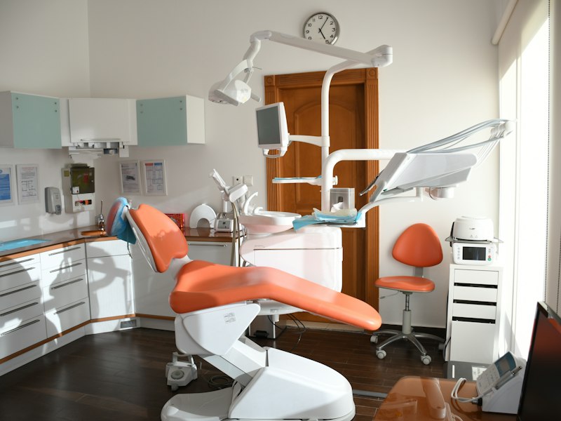 Consultorio dental moderno de DentalNova listo para la atención